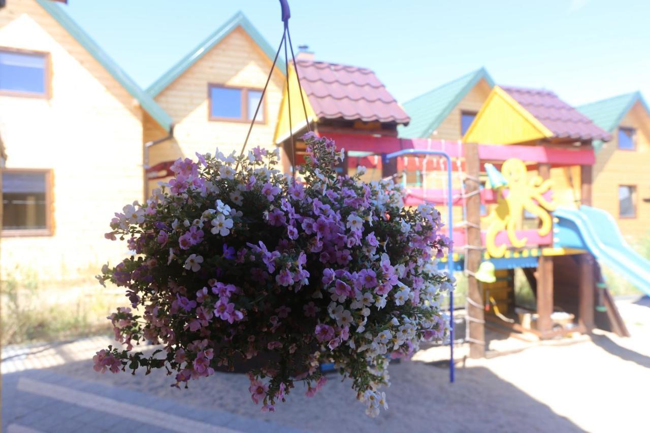 Sosnowe Domki Rewal Exterior foto